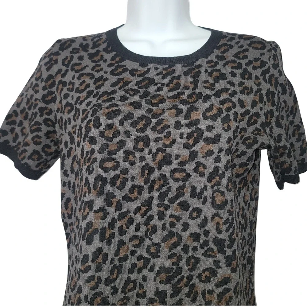 Ann Taylor Leopard Print Short Sleeves Top Sz M Office Soft Chic Timeless Work‎